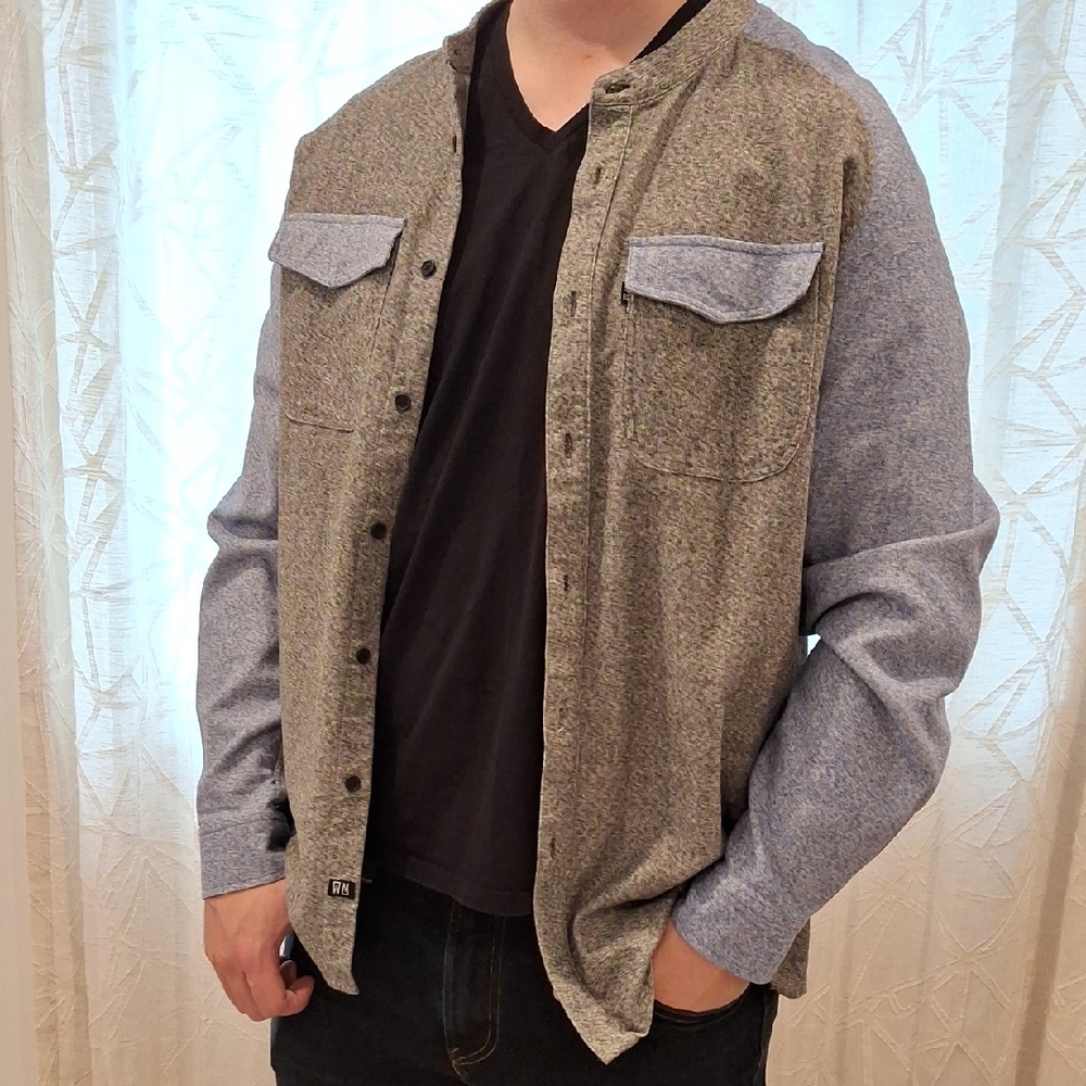 Wolf & Man Gray and Blue Long Sleeve Over Shirt Size XL